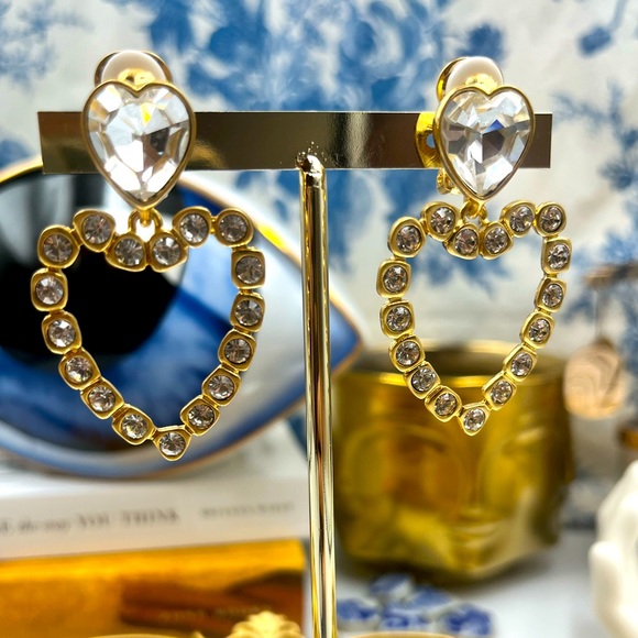 🆕 OSCAR DE LA RENTA 🧿 Crystal Heart Earrings 🪬 - Picture 1 of 16